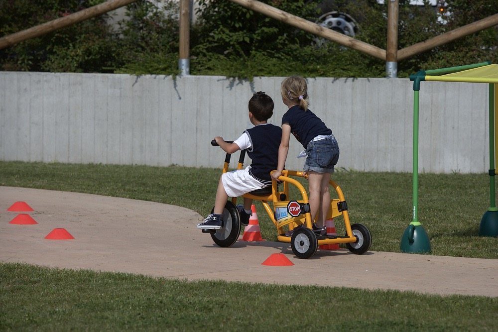 Taxi Dreirad - Schulbus