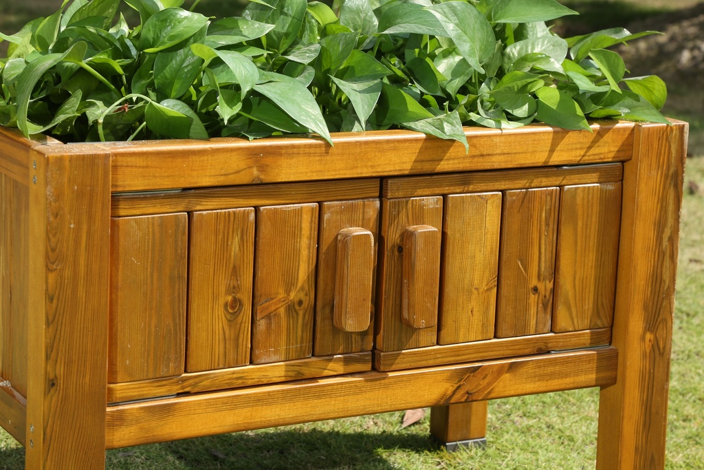 Hochbeet mit Wurzelfenster