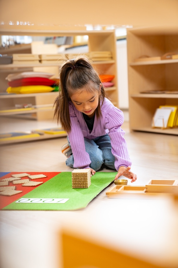 Goldenes Perlenmaterial mit Kartensätzen: Lose Perlen - Kunststoff