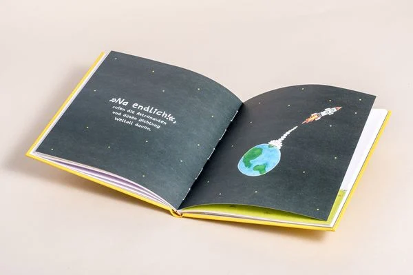 schuettel-den-apfelbaum-ein-mitmachbuch-fuer-kinder-von-2-bis-4-jahren-schaukeln-schuetteln-pusten-klopfen-und-sehen-was-passiert-gebundene-ausgabe-nico-sternbaum.jpeg-3.webp