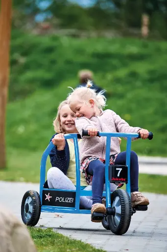 [112209W] Dreirad Polizei aktiv